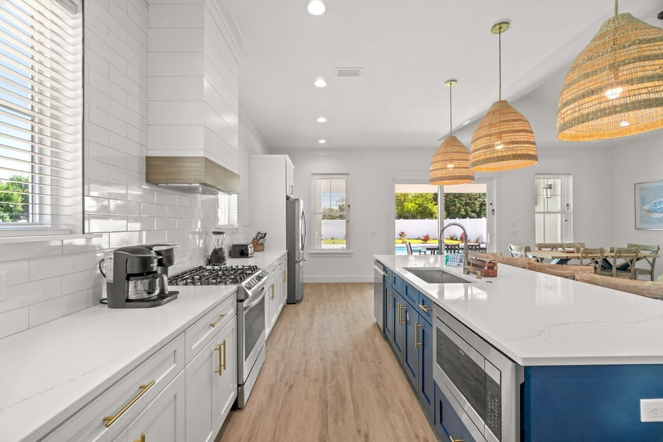House, Multiple Beds, Pool Access, Pool View (310 Paridiso Place) | Private kitchen