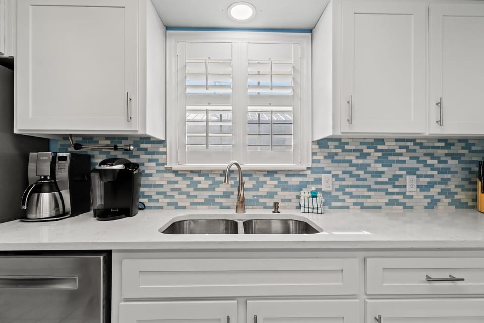 House, Multiple Beds, Kitchen | Private kitchen