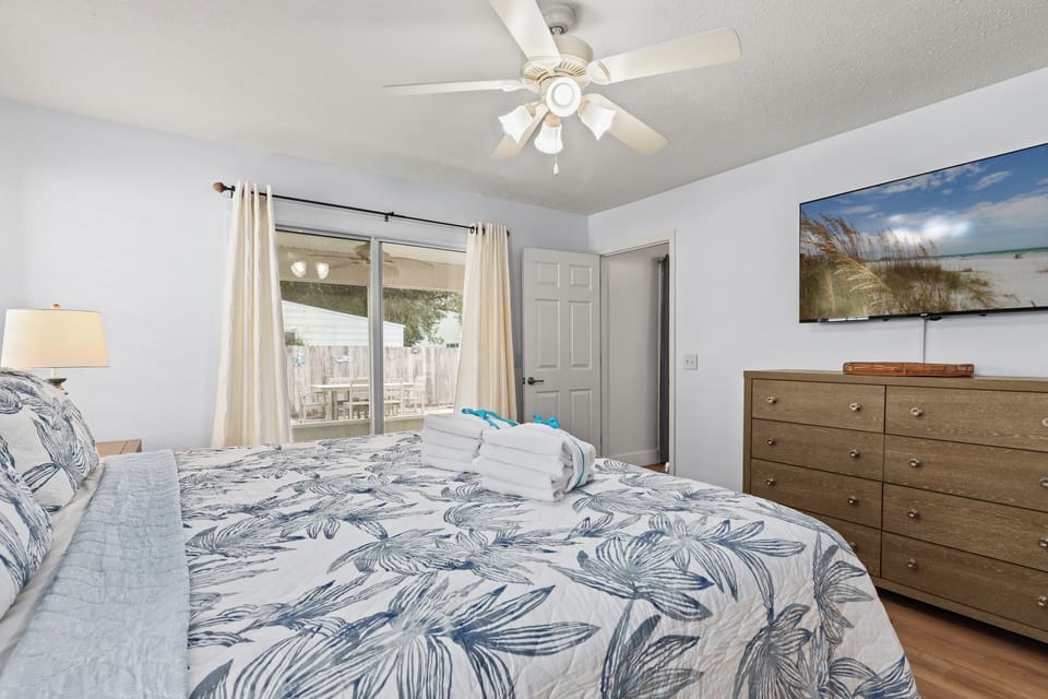 Great Rates Available Now! / Relaxing Coastal Beach Home West PCB / 3Bd & 2Ba House in Sunnyside