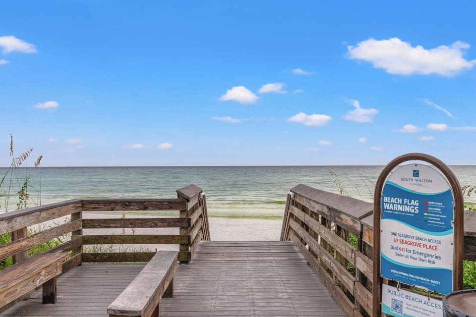Luxury Home in Palmeira Village w Private Pool, Steps to Beach for 12! House in South Walton County