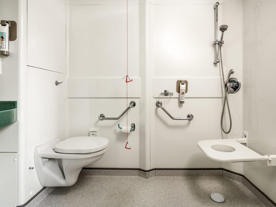 Room, 2 Twin Beds, Accessible | Desk, rollaway beds (surcharge), WiFi (free), alarm clocks