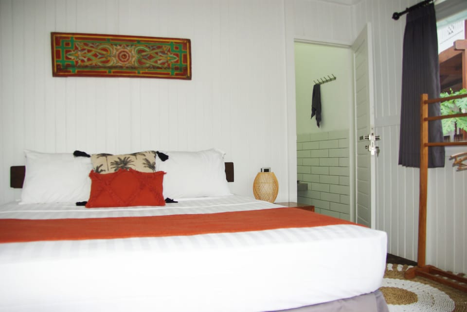 Deluxe Bungalow Partial Ocean View | Premium bedding, pillowtop beds, soundproofing, WiFi (free)