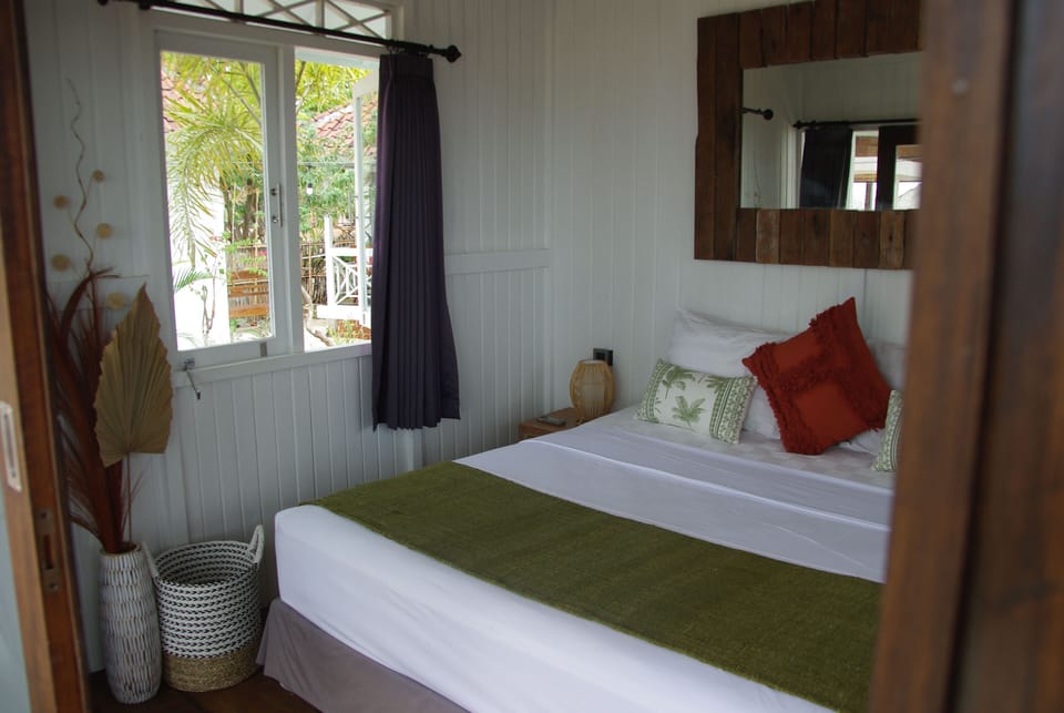 Deluxe Bungalow Partial Ocean View | Premium bedding, pillowtop beds, soundproofing, WiFi (free)