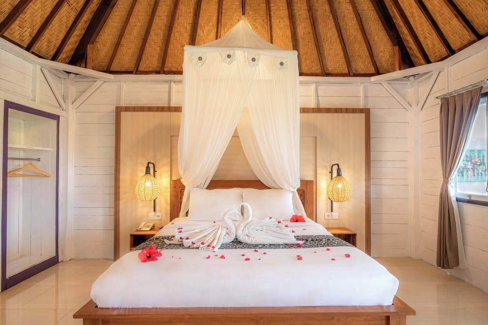 Grand Double Room | Desk, free WiFi, bed sheets