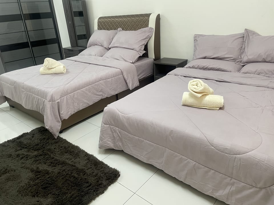 Deluxe House, 4 Bedrooms, Smoking | 4 bedrooms, blackout drapes, iron/ironing board, bed sheets