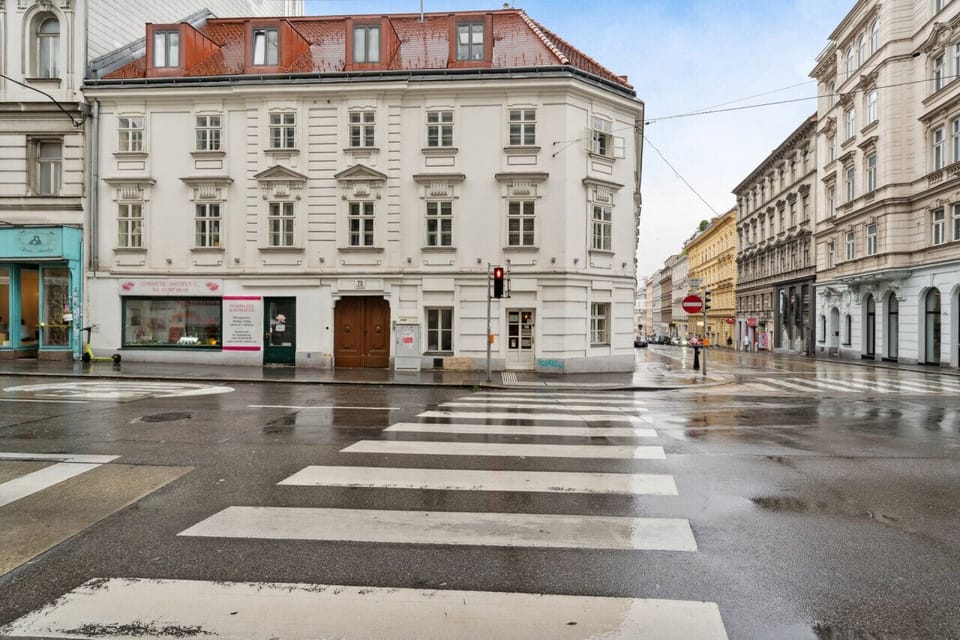 Das Wohnhaus von der Straße aus
