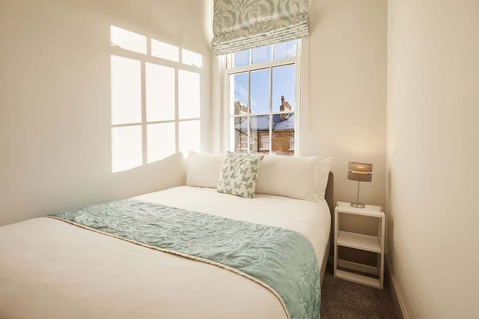 2 Maritime Apartments, Scarborough - Host & Stay