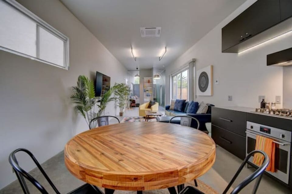 Looking back at the space. The bedrooms are privately located on opposite ends.
