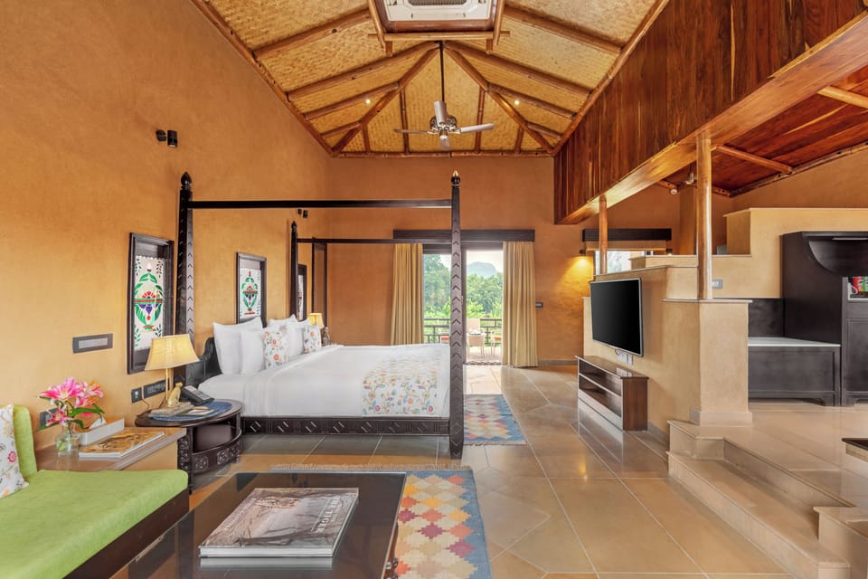Elegant Room with Balcony | Premium bedding, minibar, desk, laptop workspace
