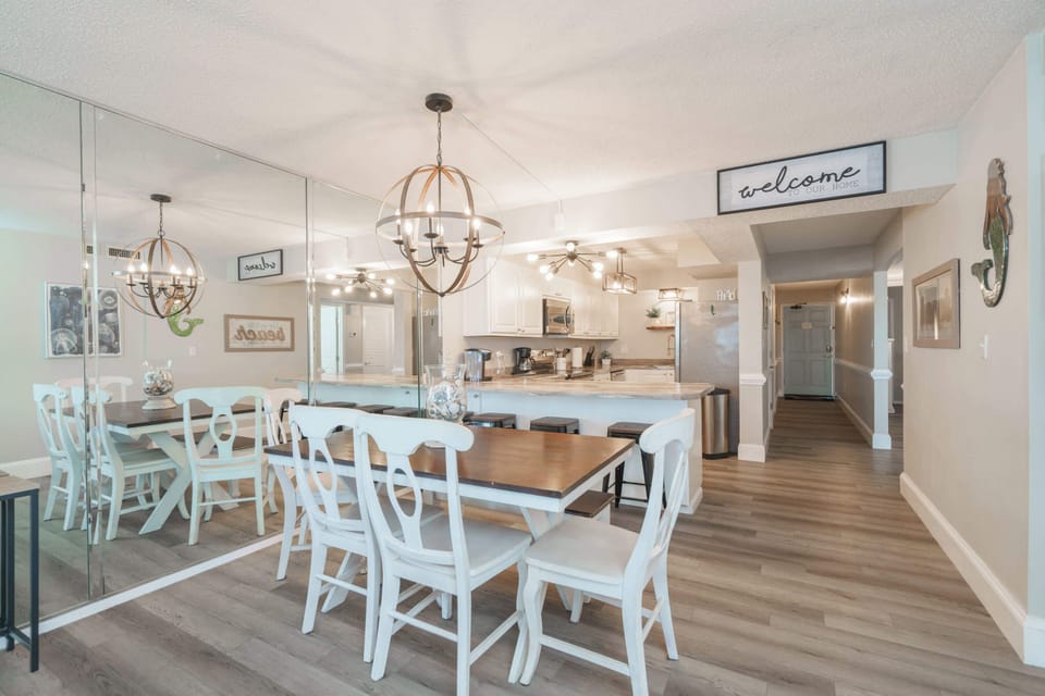 Condo, Multiple Beds, Balcony, Ocean View (Bethy’s Beachy Beauty) | Dining