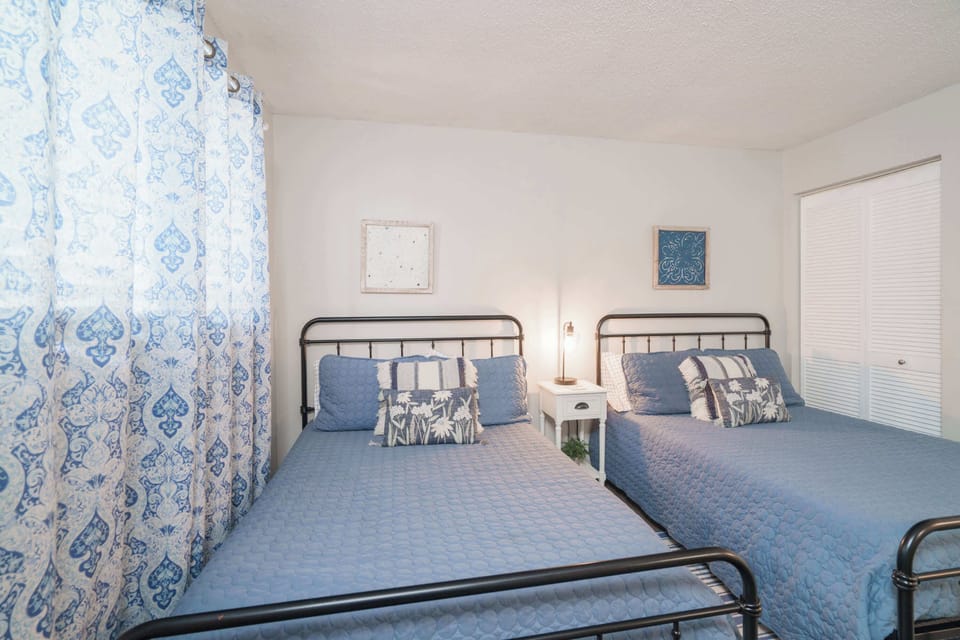 Condo, Multiple Beds, Balcony, Ocean View (Bethy’s Beachy Beauty) | 3 bedrooms, individually decorated, individually furnished, free WiFi