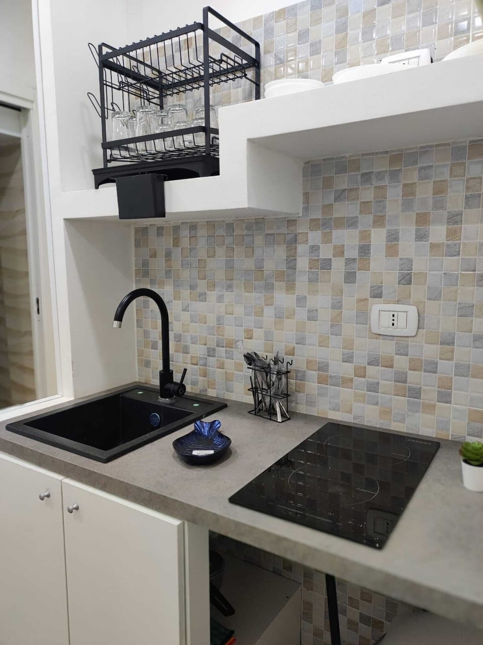 Classic Condo | Private kitchen | Mini-fridge, stovetop, cookware/dishes/utensils