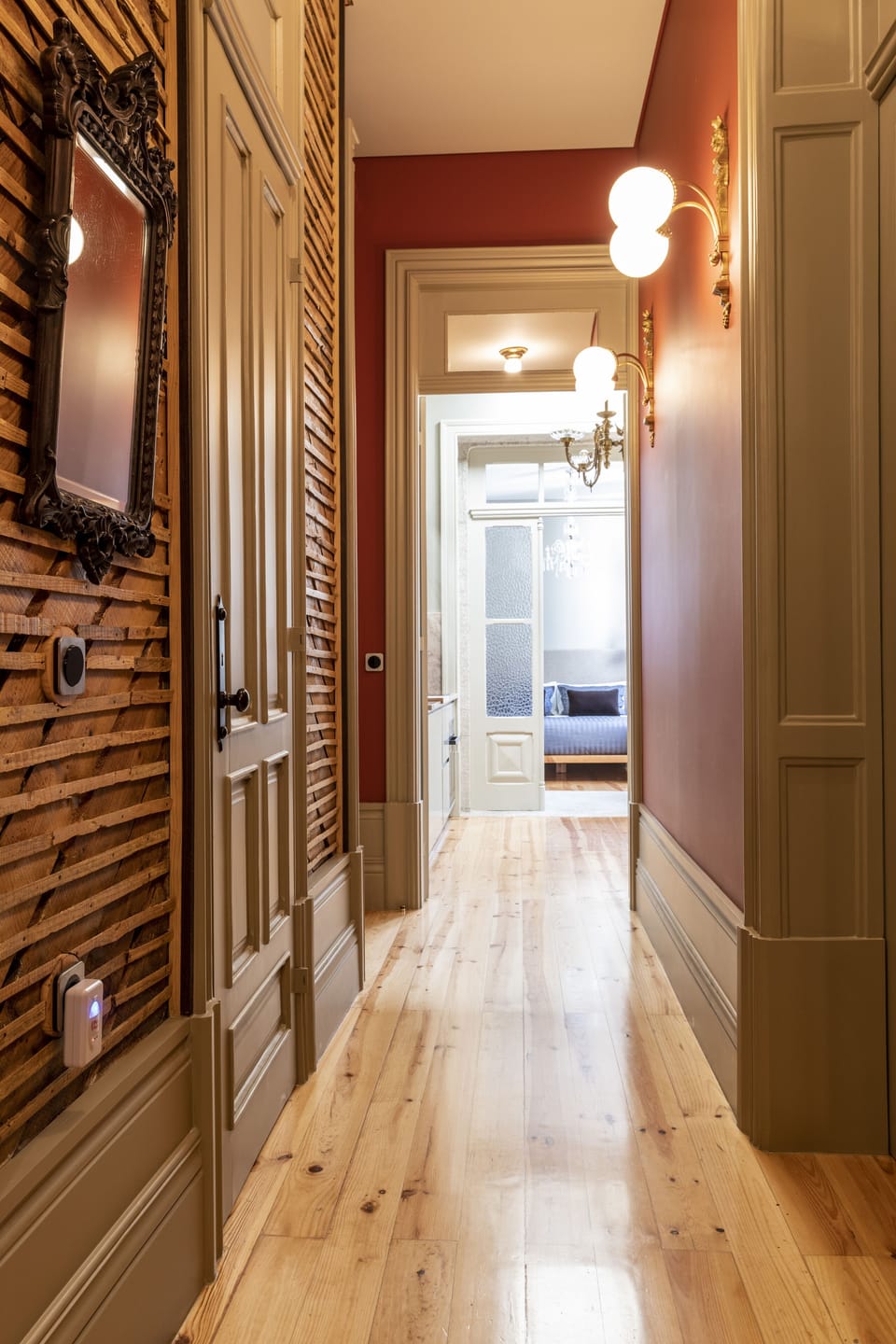 Hallway to the apartment 