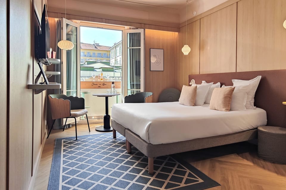 Studio Standard 21m² avec Petit Balcon | In-room safe, soundproofing, iron/ironing board, free WiFi