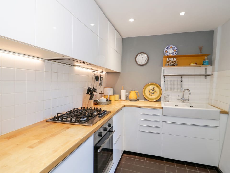 Fridge, dishwasher, electric kettle, toaster