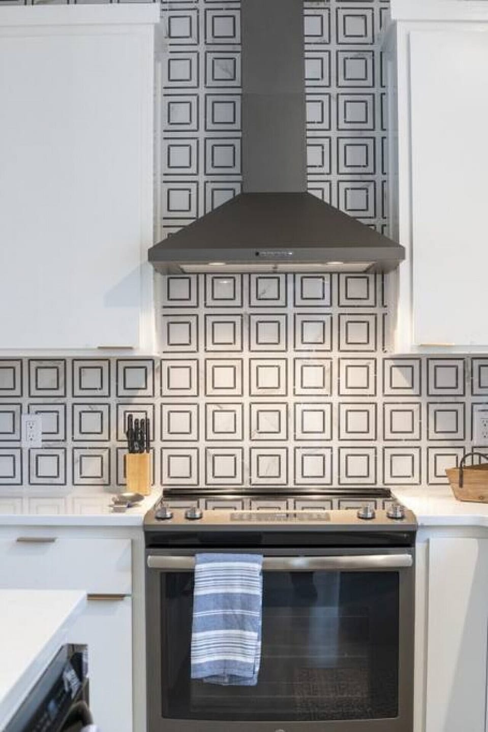 Kitchen Stove Top and Oven