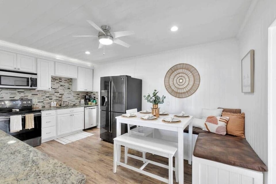 Breakfast nook 