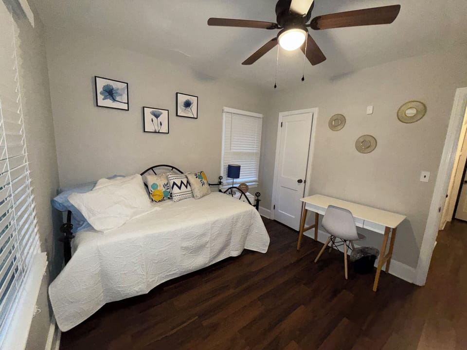 3rd bedroom - daybed