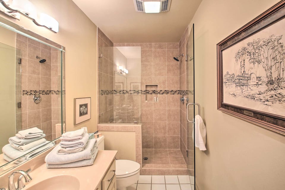 Full Bathroom | Complimentary Toiletries | Hair Dryer