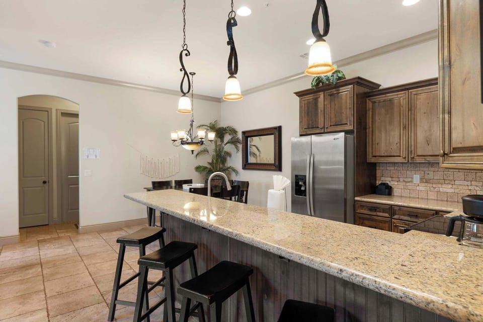Condo, Multiple Beds, Balcony, Mountain View (Sunset Oasis) | Private kitchen | Fridge, microwave, oven, stovetop