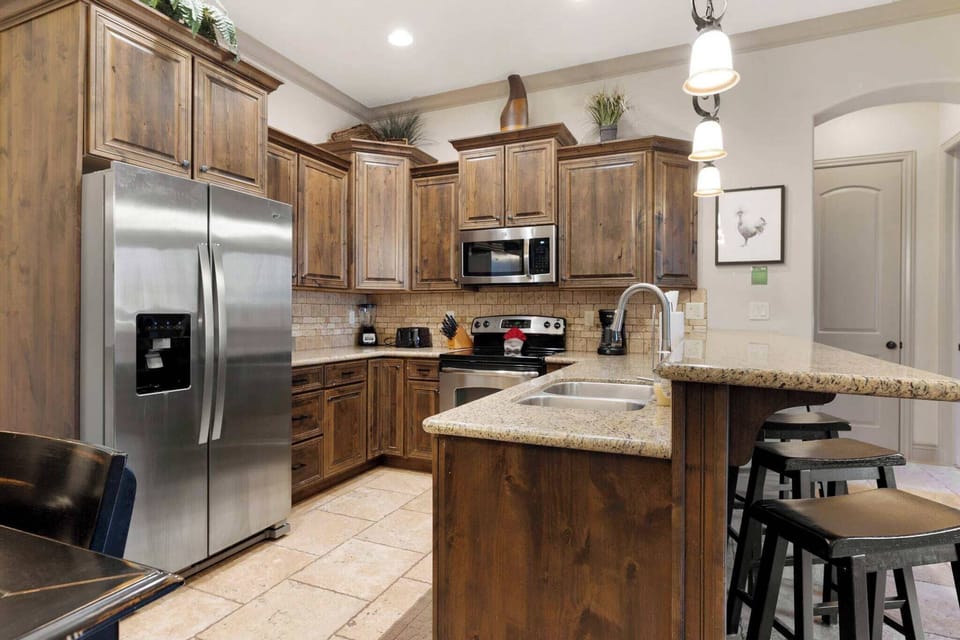 Condo, Multiple Beds, Balcony, Mountain View (Sunset Oasis) | Private kitchen | Fridge, microwave, oven, stovetop