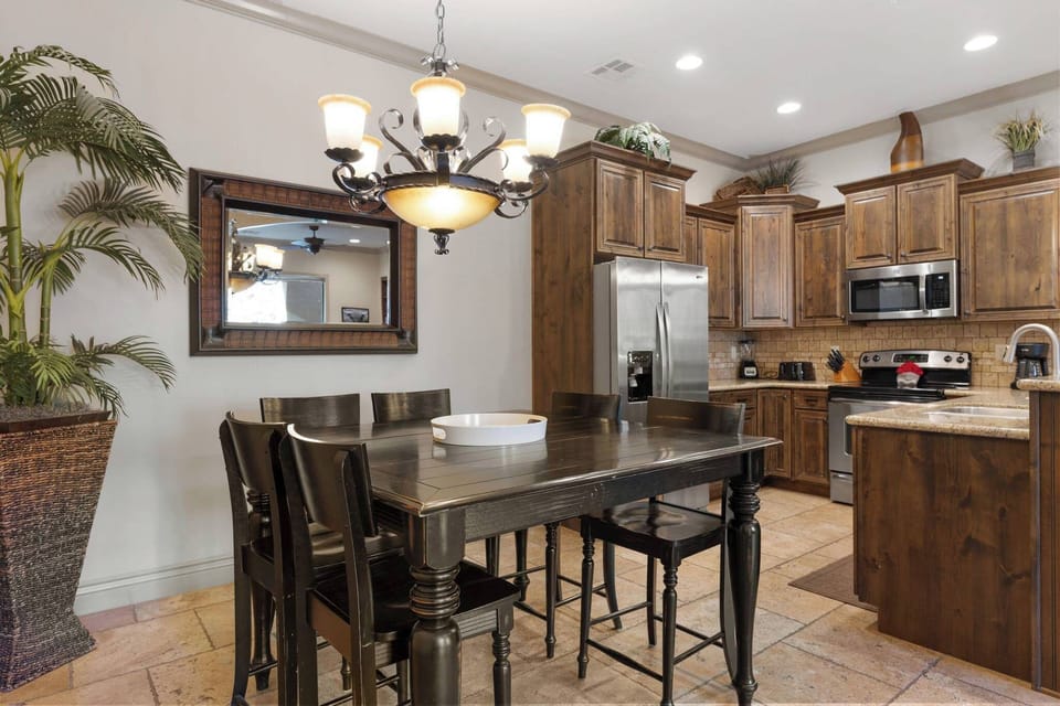 Condo, Multiple Beds, Balcony, Mountain View (Sunset Oasis) | Dining