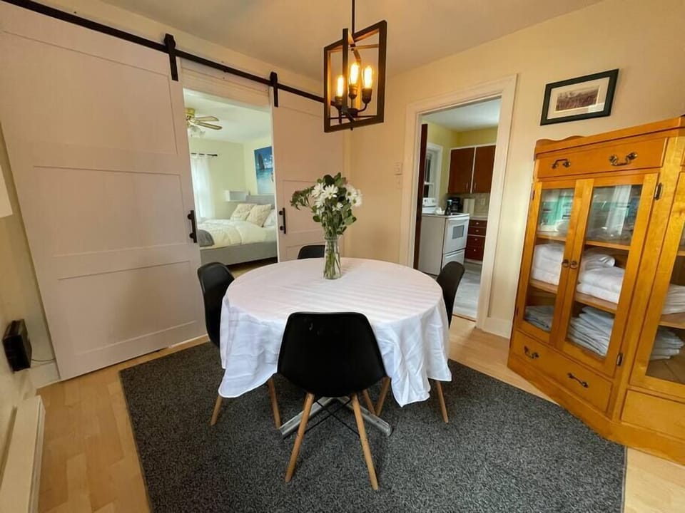 Dining Room (1)