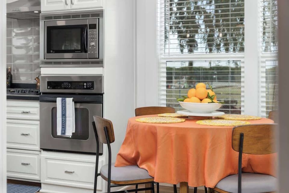 Breakfast nook