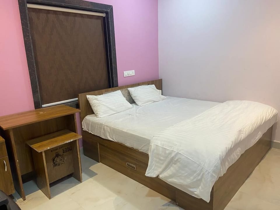Deluxe Double Room | Free WiFi