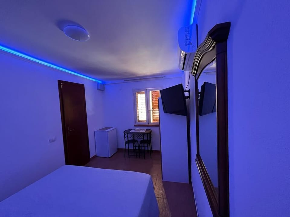 Basic Studio | Hypo-allergenic bedding, individually furnished, bed sheets