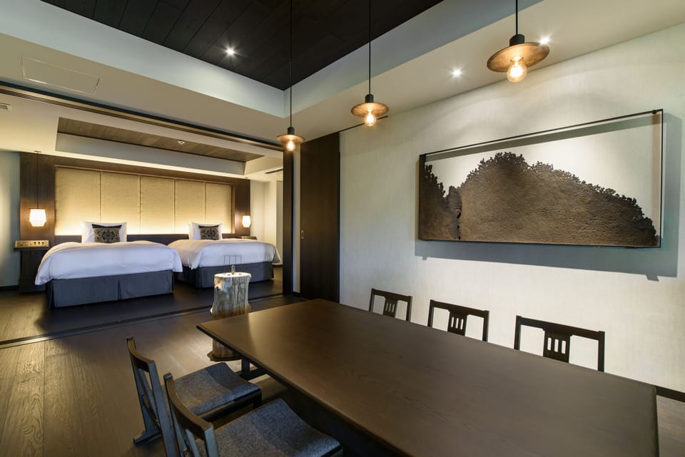 Executive Suite | 1 bedroom, minibar, in-room safe, desk