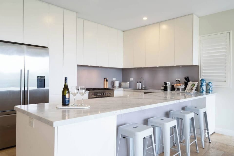 Balmoral Bliss - 360-degree views of Balmoral & North Head, steps to the beach.
