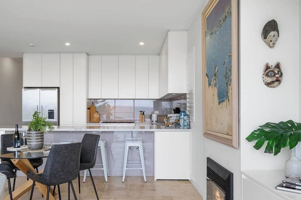 Balmoral Bliss - 360-degree views of Balmoral & North Head, steps to the beach.