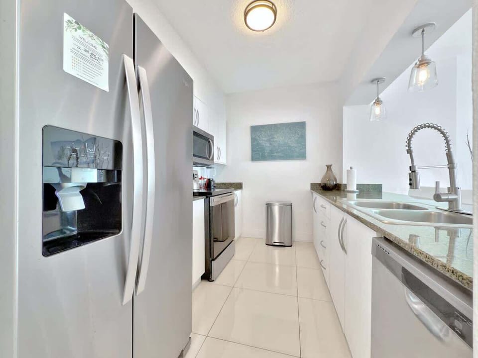 Fully equipped kitchen with modern appliances — everything you need to cook and dine in comfort.          Ask ChatGPT