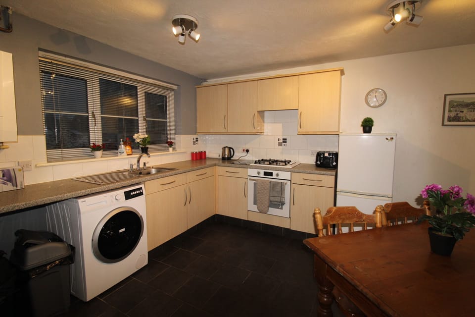 House | Private kitchen | Full-size fridge, microwave, oven, toaster