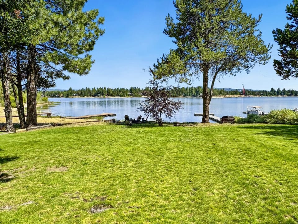 Backyard w/ Large Lawn & Beach Access