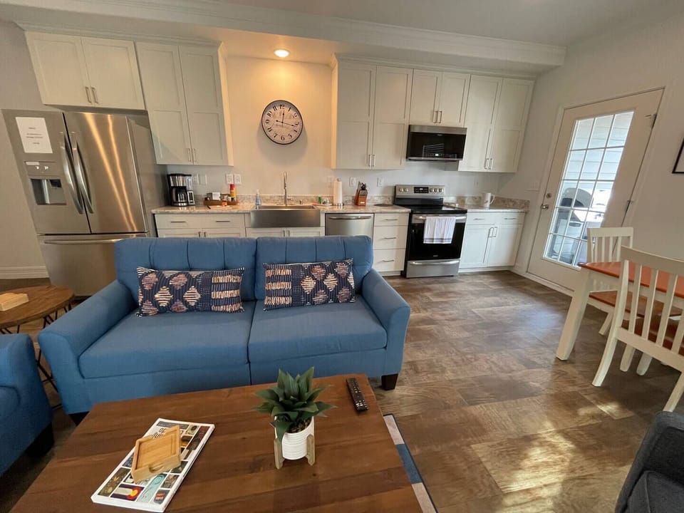 Living Room/Kitchen