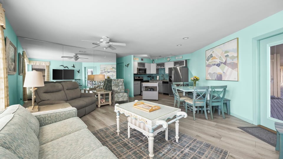 Sandpiper 16C - Open living, dining, and kitchen area