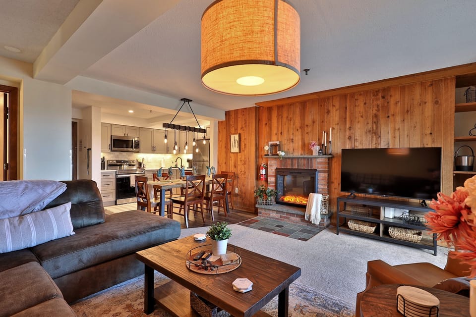 Condo, 3 Bedrooms | Interior