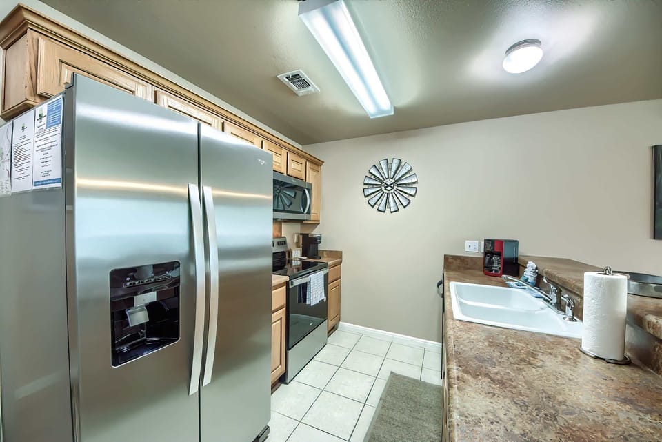 Beautiful Kitchen with a Keurig Coffee maker! 