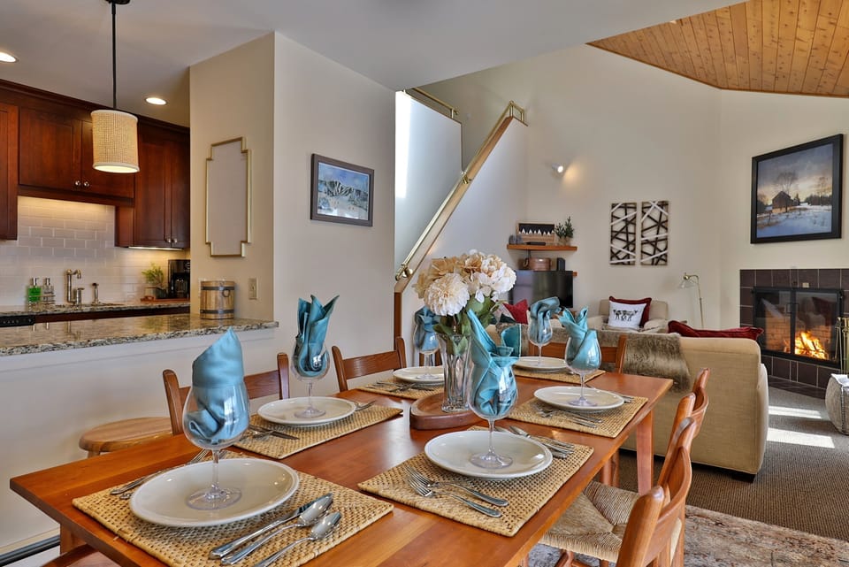 Condo, 3 Bedrooms | Dining