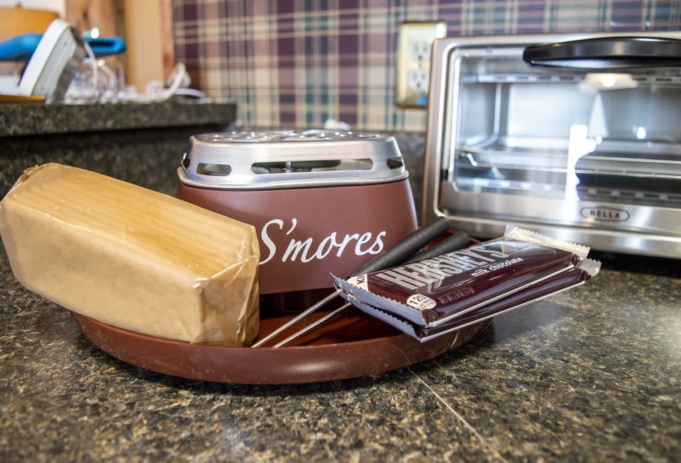 Enjoy roasting marshmallows w/ the family with our electric S'mores maker! (Ingredient supplies limited, so bring your own s'mores ingredients as well or can purchase from the Wildcat Grocery market located at the entrance to the Summit Condos!)