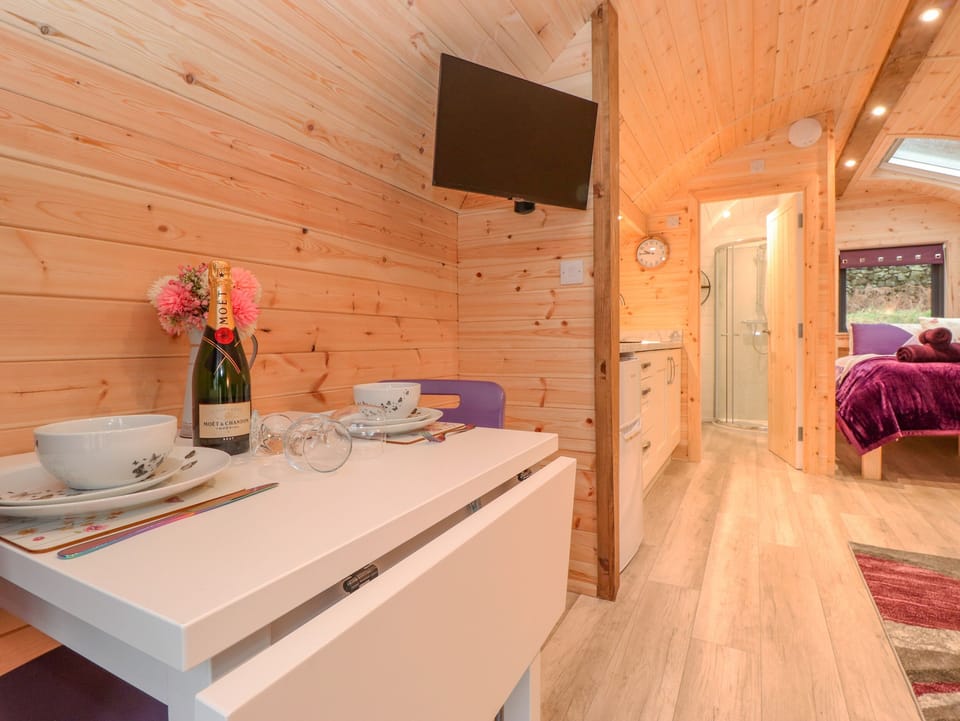 1 bedroom, individually decorated, individually furnished, free WiFi