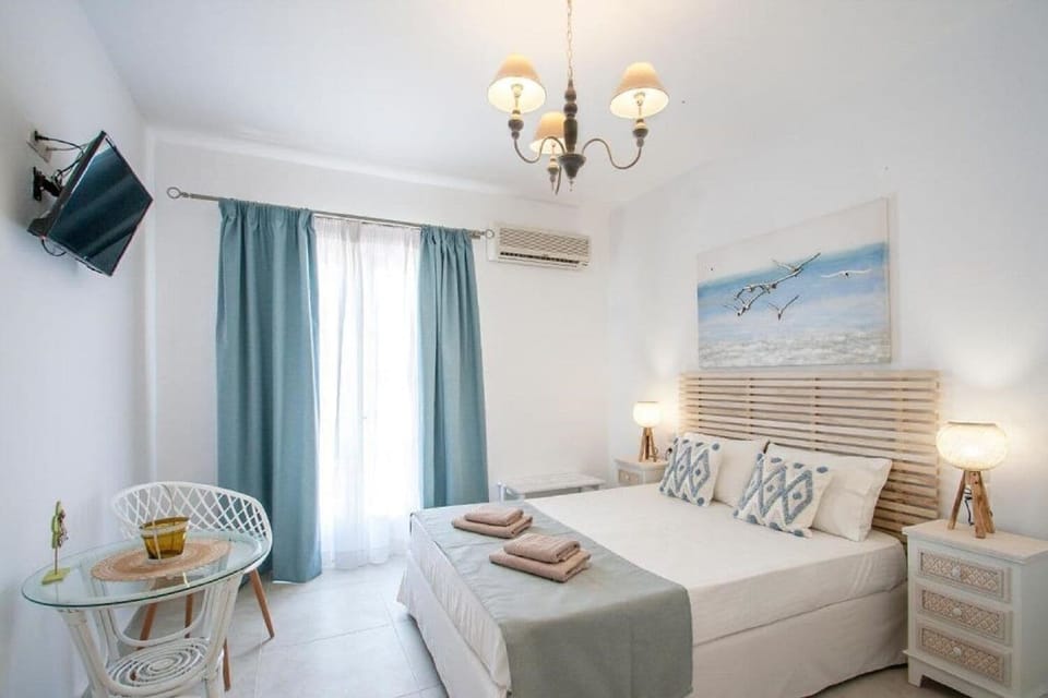 Superior Studio | Free WiFi, bed sheets
