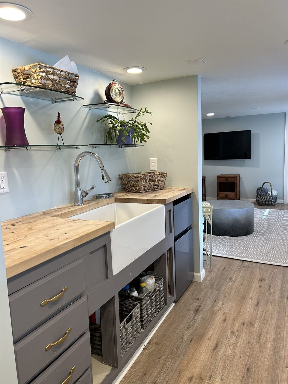 downstair kitchenette