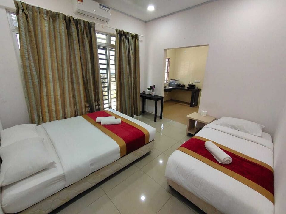 Comfort Room | Iron/ironing board (on request)
