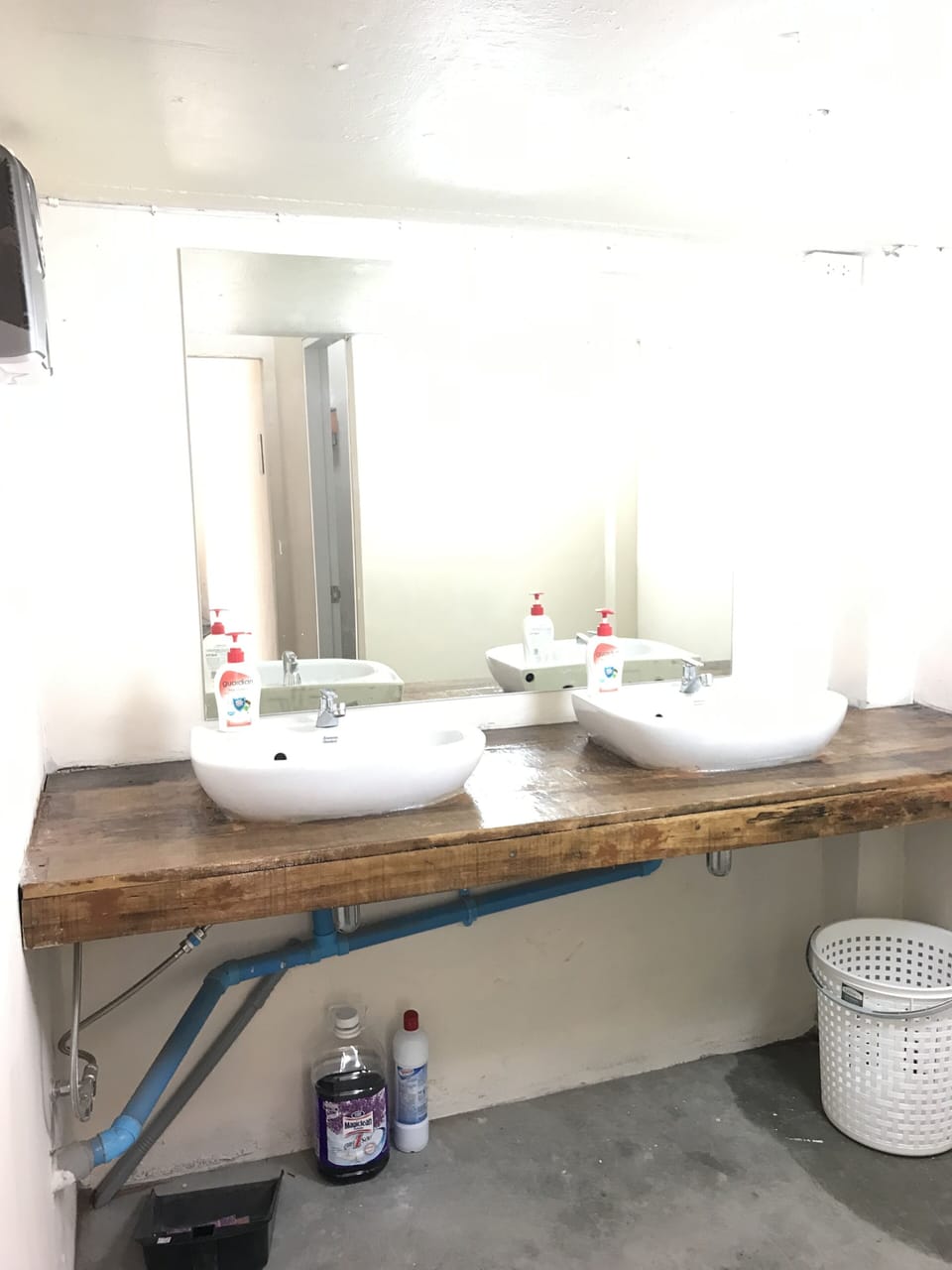 Comfort Shared Dormitory | Bathroom | Shower, rainfall showerhead, towels