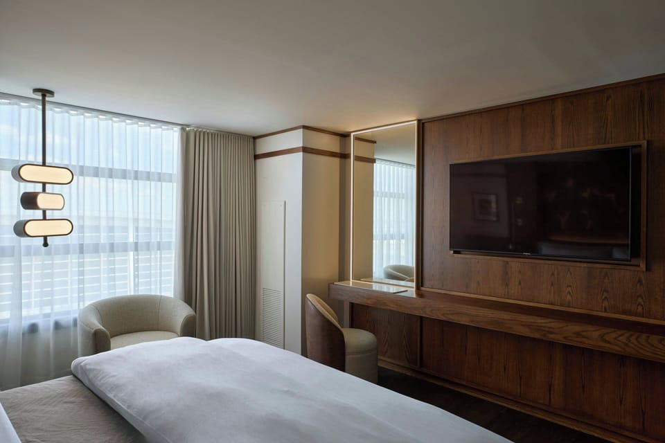 Pillowtop beds, in-room safe, desk, laptop workspace
