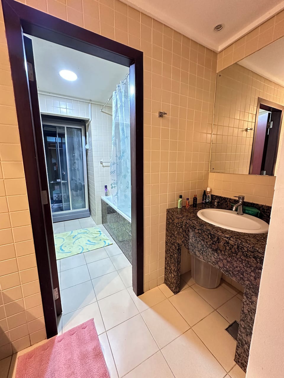 Classic Shared Dormitory, Women only, Jetted Tub, Beach View | Bathroom | Free toiletries, bidet, towels, toilet paper