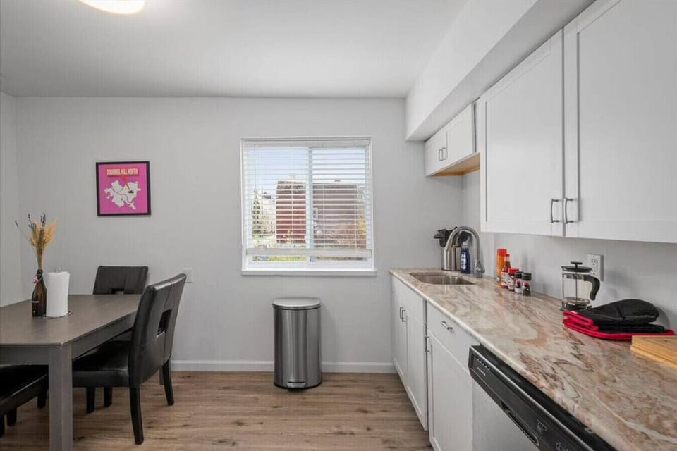 Kitchen counter space for meal prep
